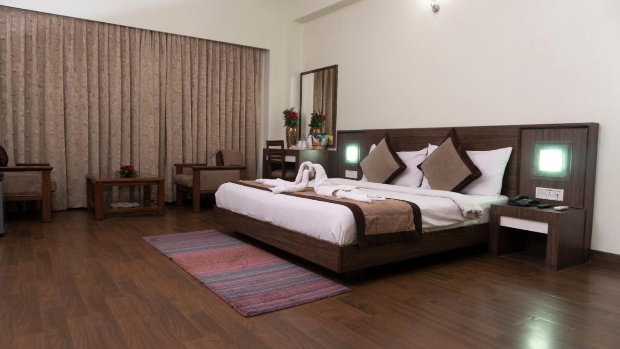 Mg Regency Hotel Baddi Luaran gambar